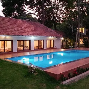 Shantitheeram Ayurveda Lakeside Heritage Resort Alappuzha