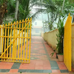Bed & Breakfast Savithri Bamboo &, Varkala